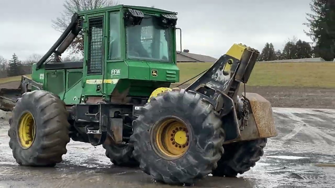129E - 2013 John Deere 540 GIII Cable Skidder