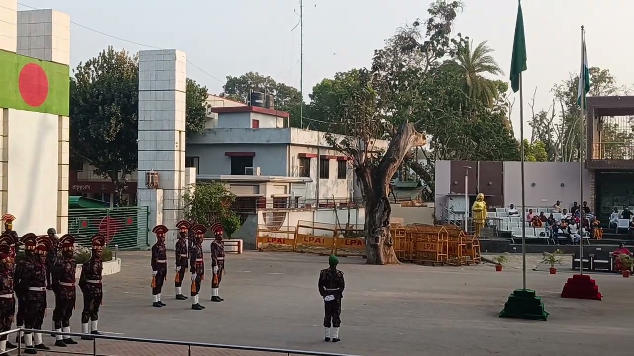 বাংলাদেশের সীমান্তরক্ষী বাহিনী বর্ডার গার্ড বিজিবি ও  ভারতের  বর্ডার গার্ড বিএসএফ এর প্যারেড