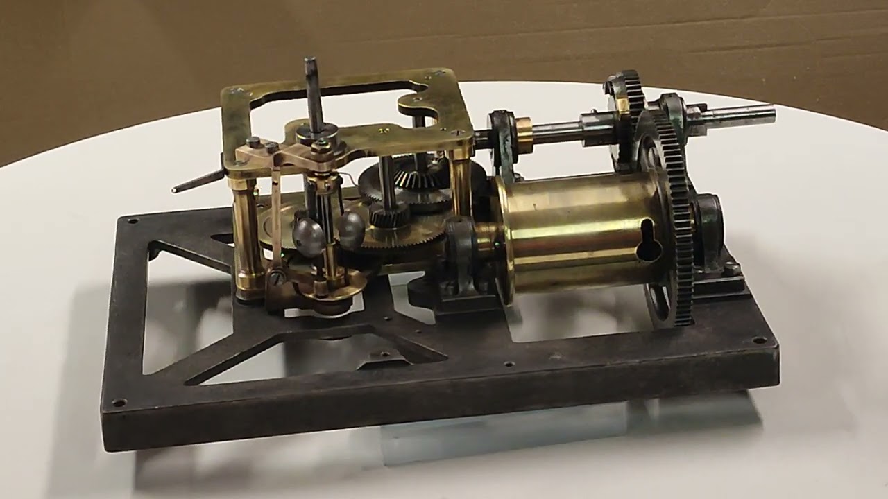 Pathe motor forgó asztalon