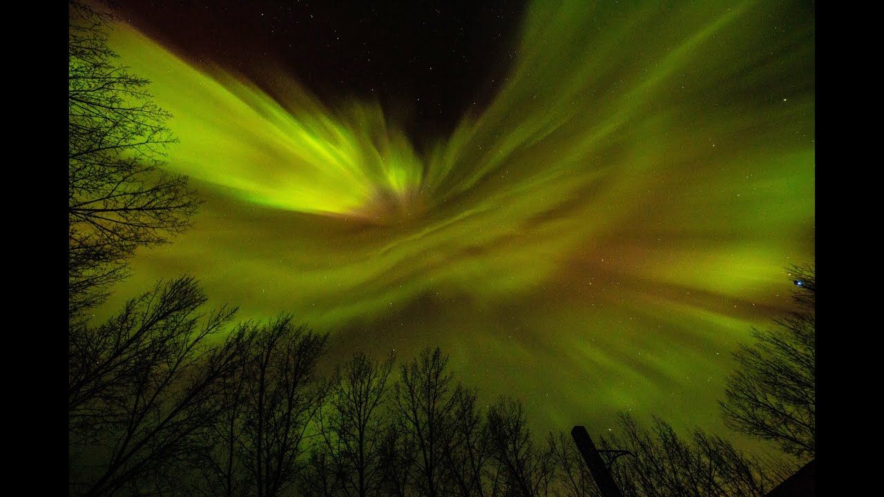 Spectacular Aurora Borealis Overhead