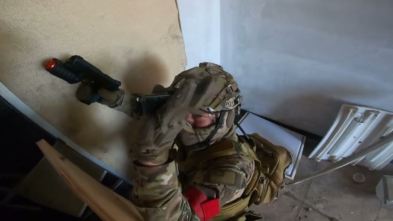 Playing in winter with GHK mk18