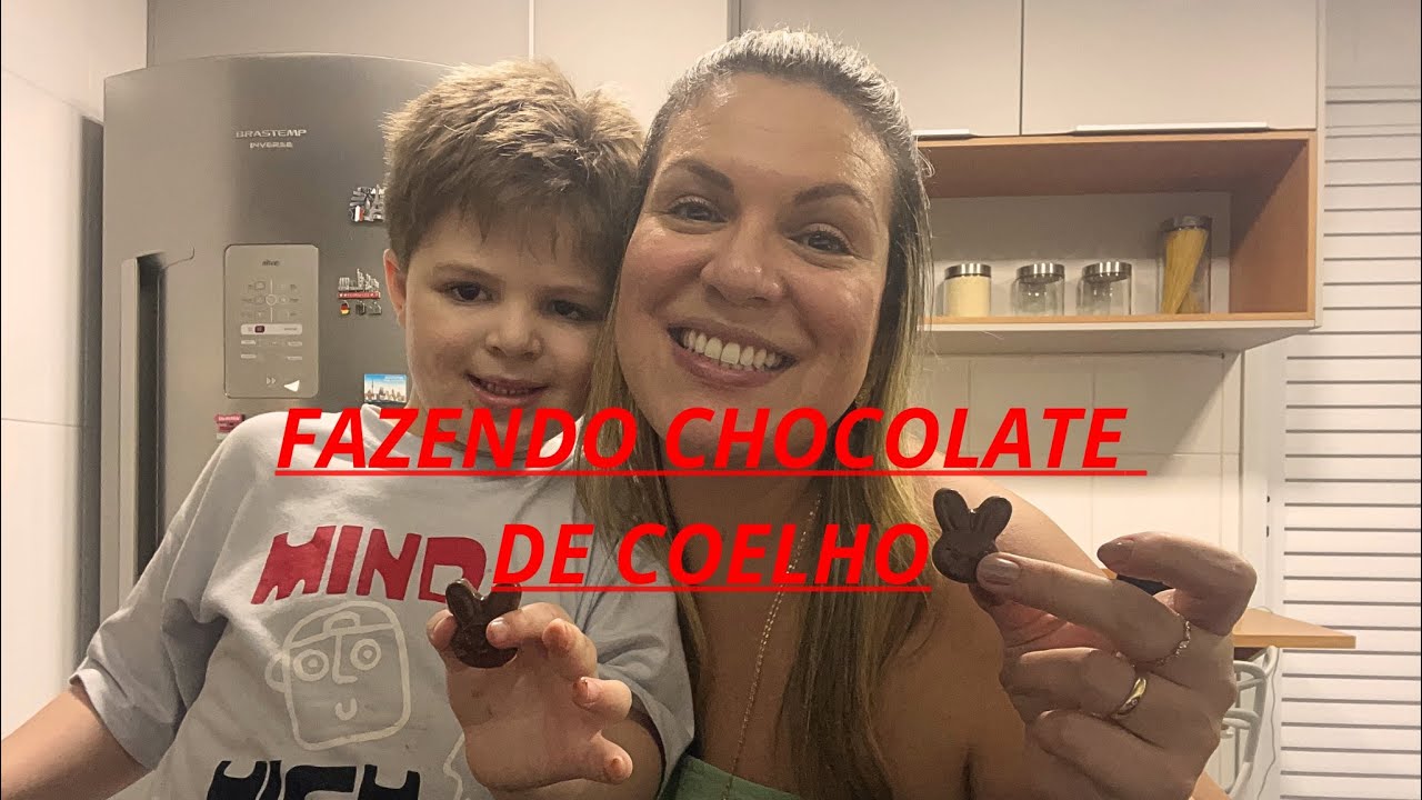 Fazendo chocolates de coelho 