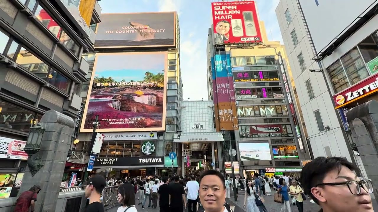 Japan Tsutaya Ebisubashi Digital Billboard Advertising Near to Glico Man Sign Advertising Space