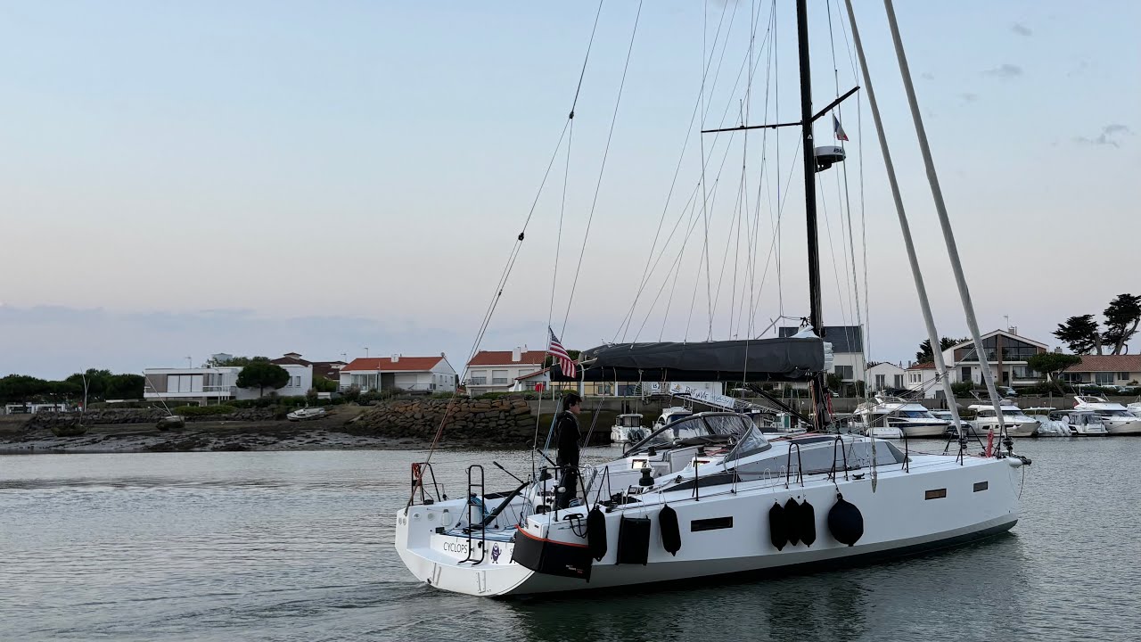 4 Day Offshore Solo Sail, Gear problems, France to Spain