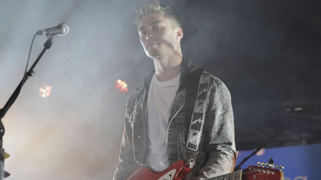 A-L-X - Beautiful Criminal (Radio 1's Big Weekend 2014)