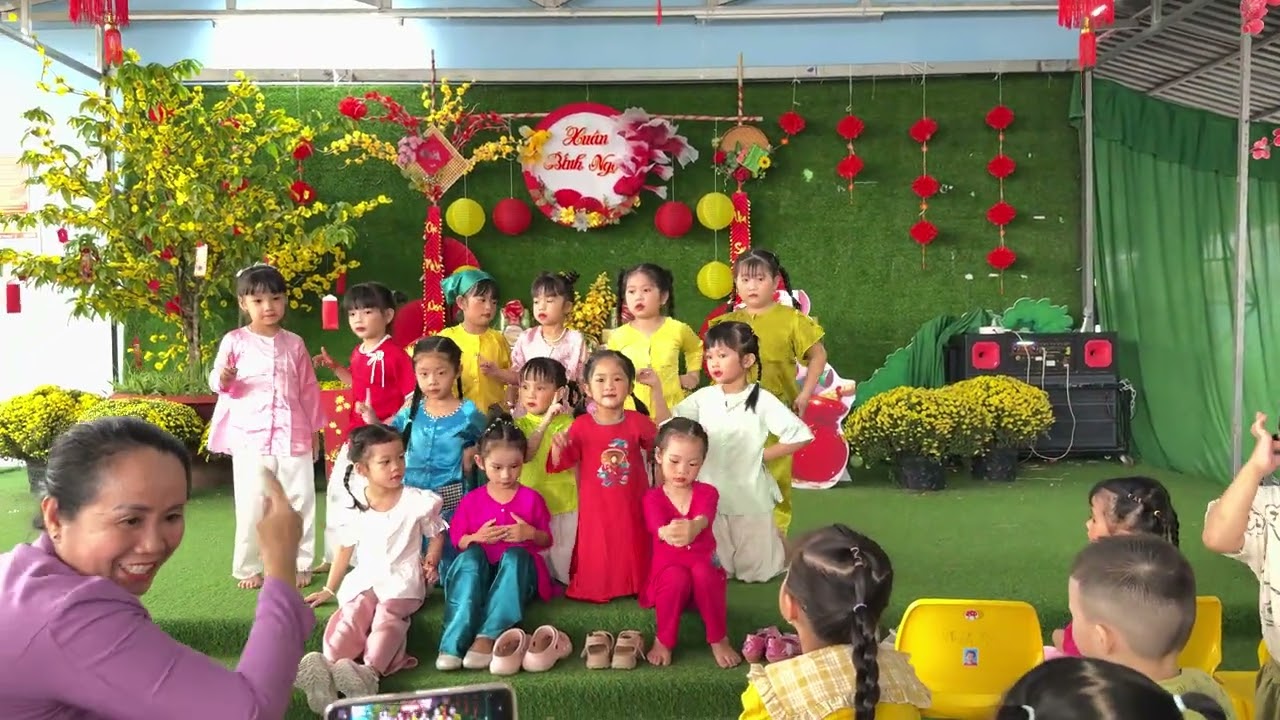 Múa rồi nâng cái ly
