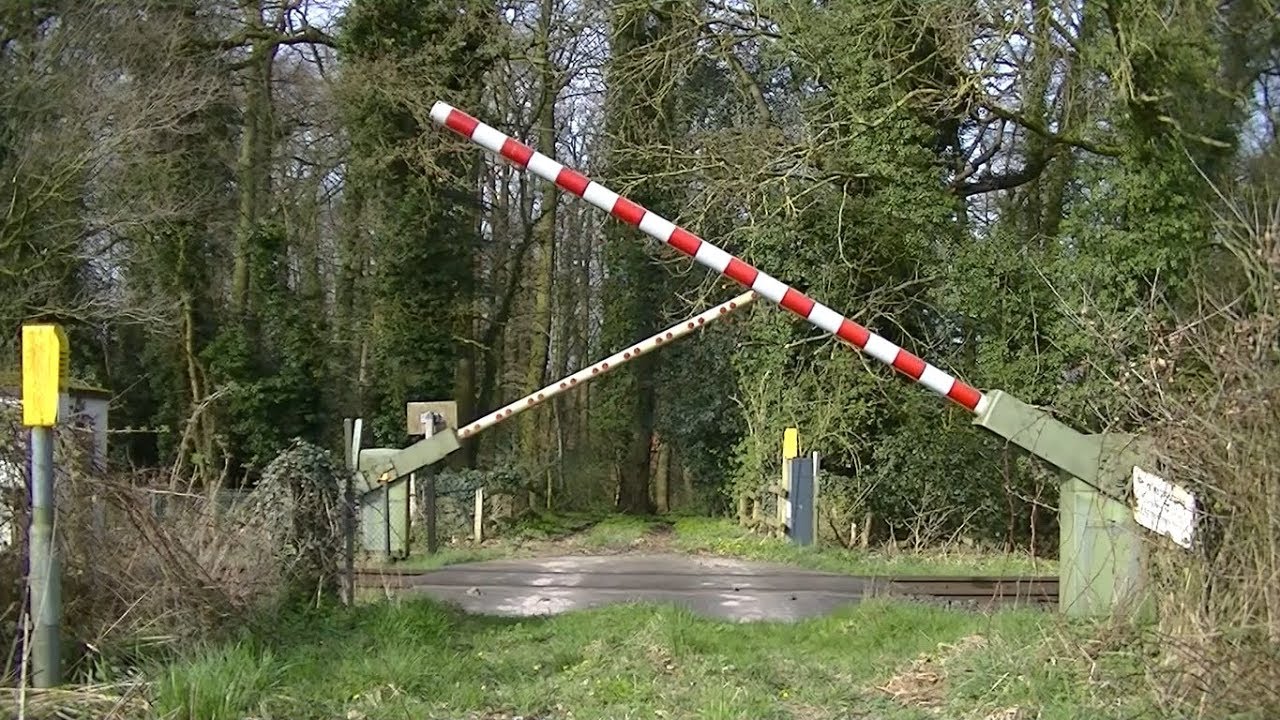 Spoorwegovergang Bramsche (D) // Railroad crossing // Bahnübergang