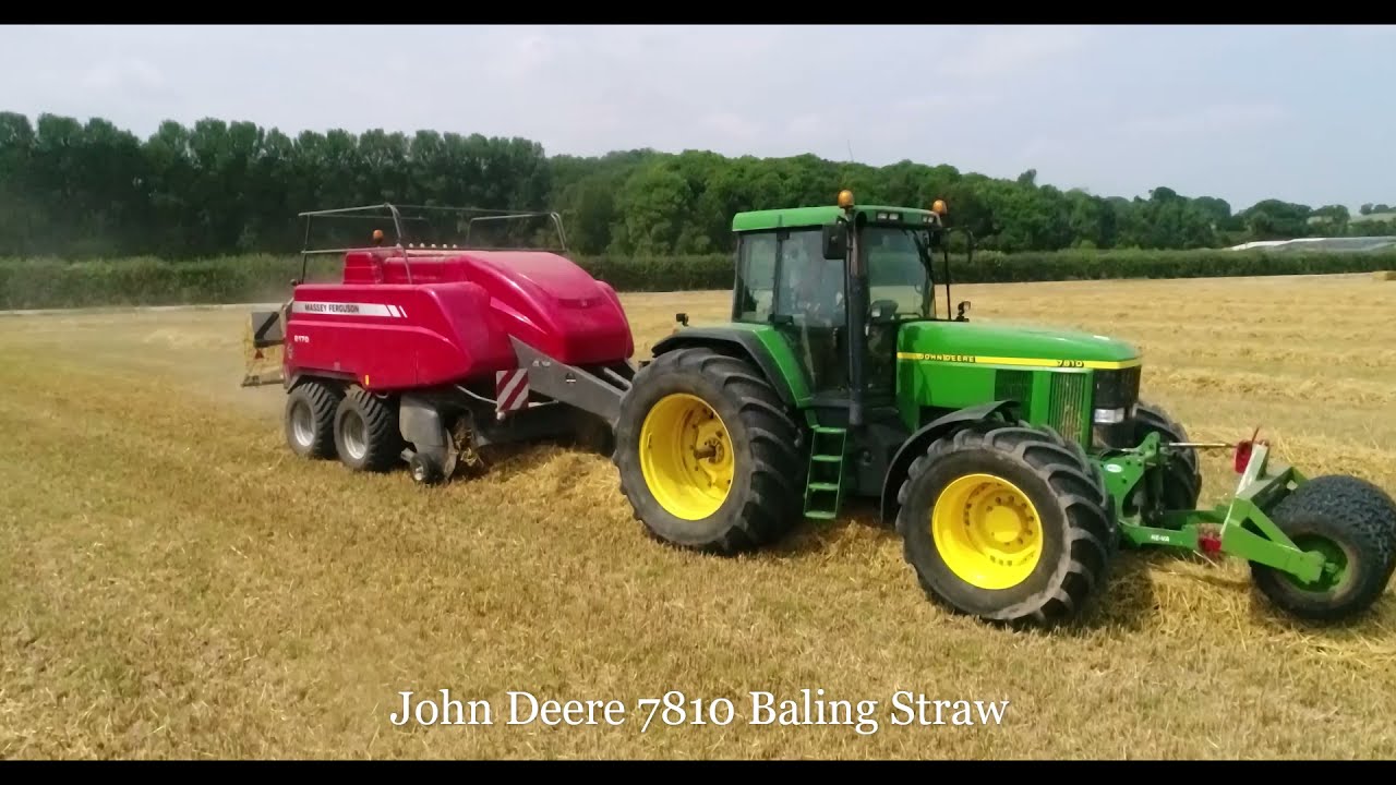 JOHN DEERE 7810 BALING STRAW