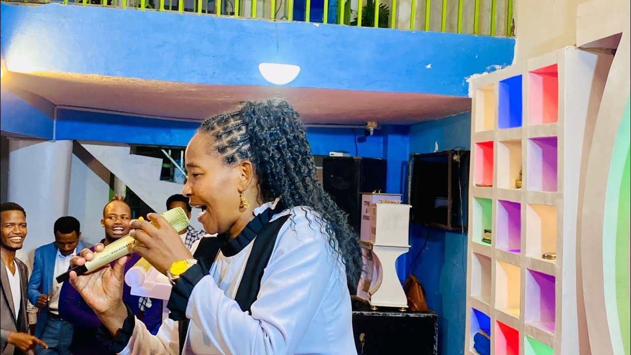 Singer Deborah ote worship time Lalawa lalawa ganchina huruma kiamaiko 