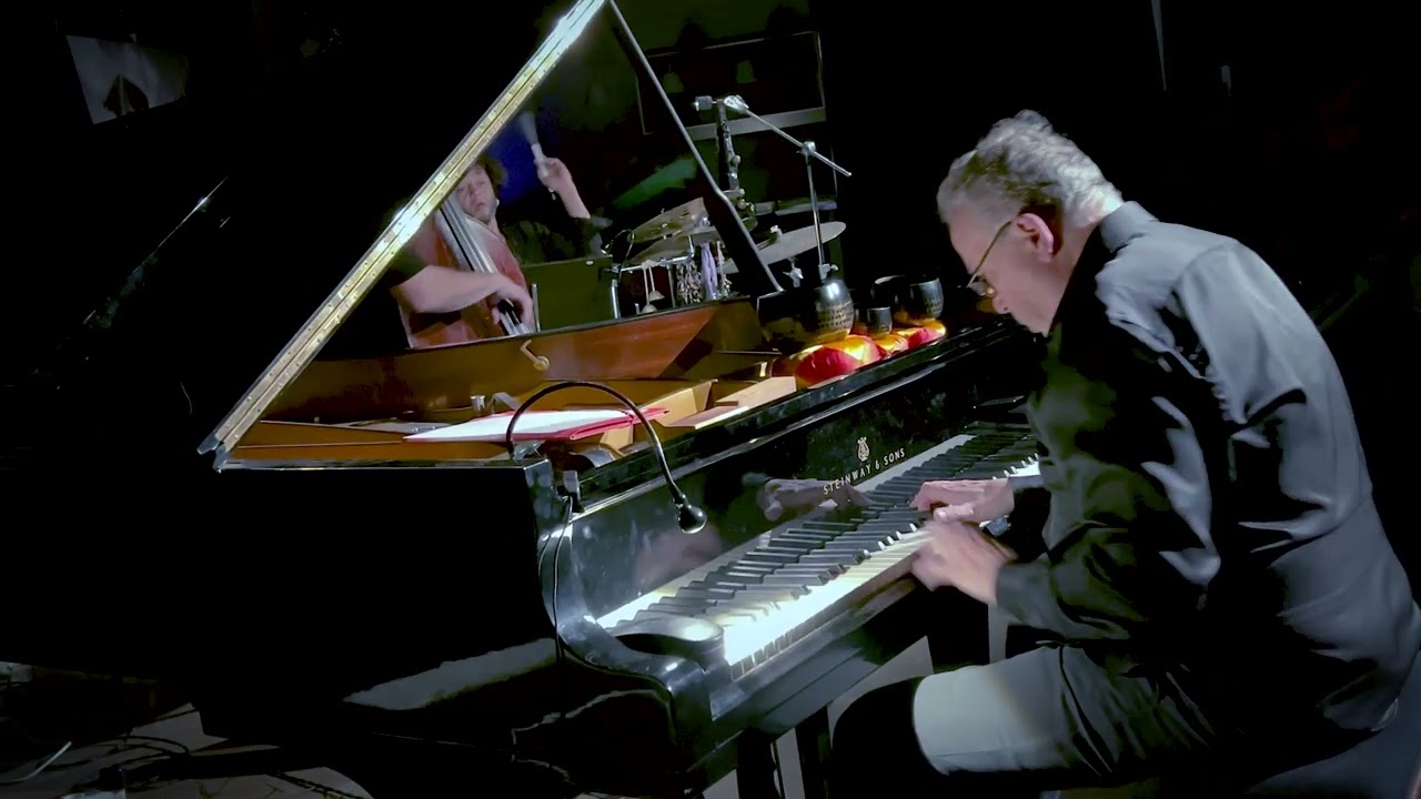 Machado Novo Trio « Como as Flores », 10 avril 2025