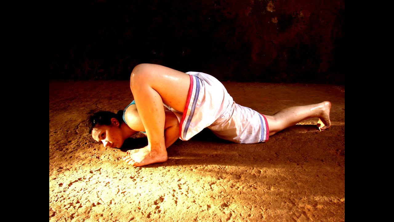 Perfect Kalaripayattu Training For The Europeans In Buddha Kalari Ashram - Kalaripayattu Techniques