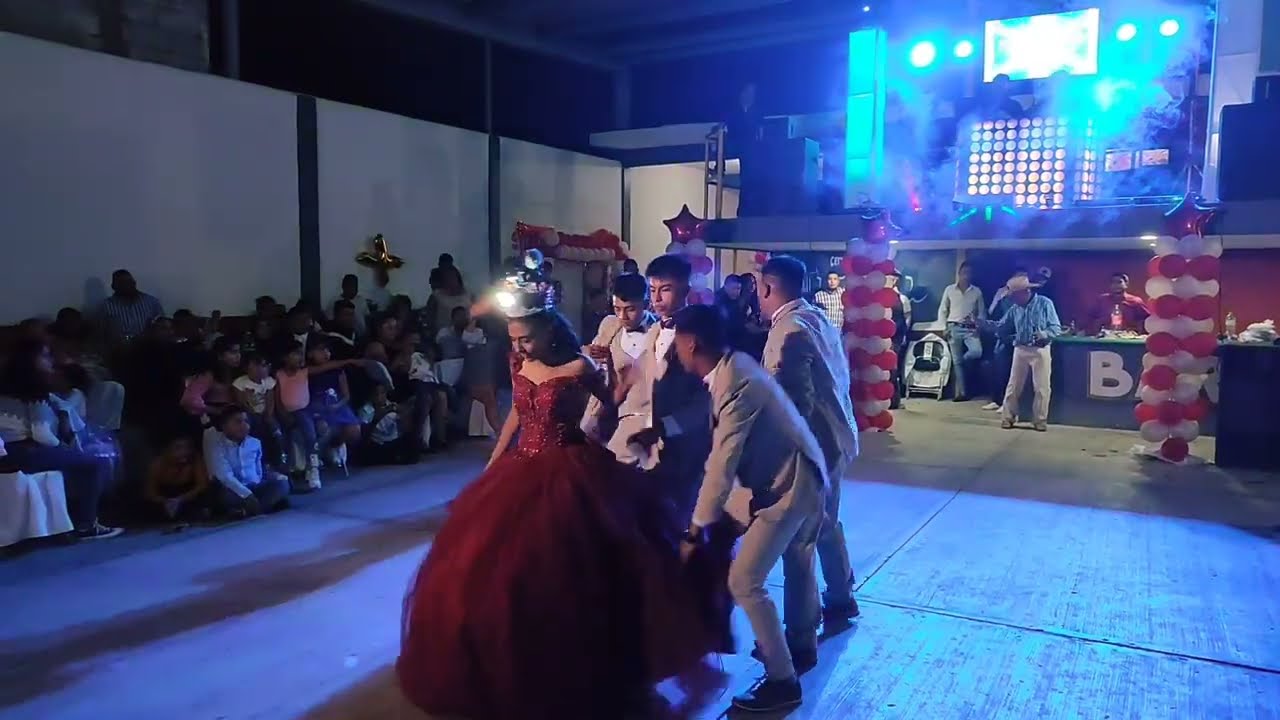 Adele - Set Fire to the Rain | Vals - XV años Alison