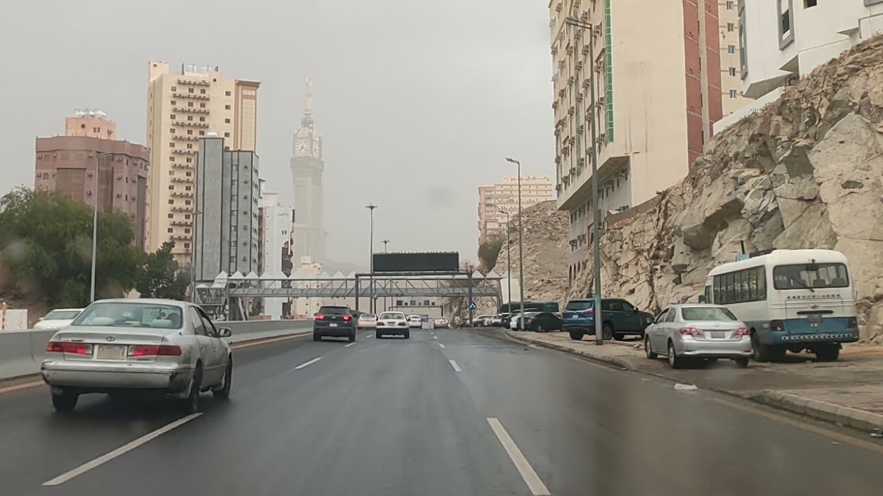 أمطار مكة وجولة صباحية في شوارع مكة آخر يوم في رمضان 