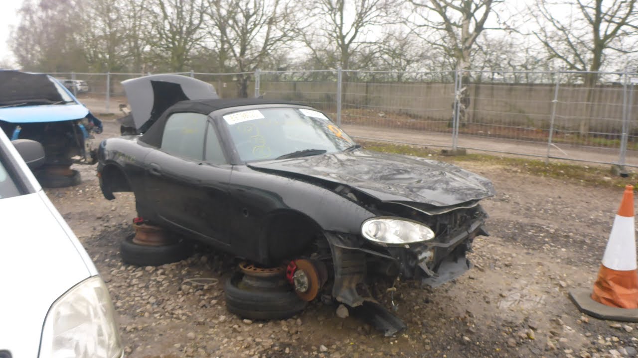 JUNKYARD Hunting For Parts Honda civic EP3