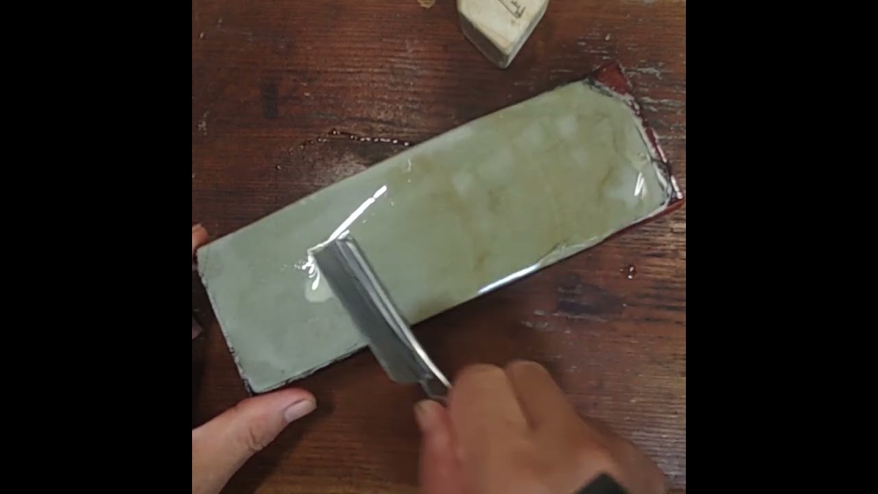 Honing a Straight Razor : “PARKER“ 720 Frameback, Tokyo JPN  With JNAT