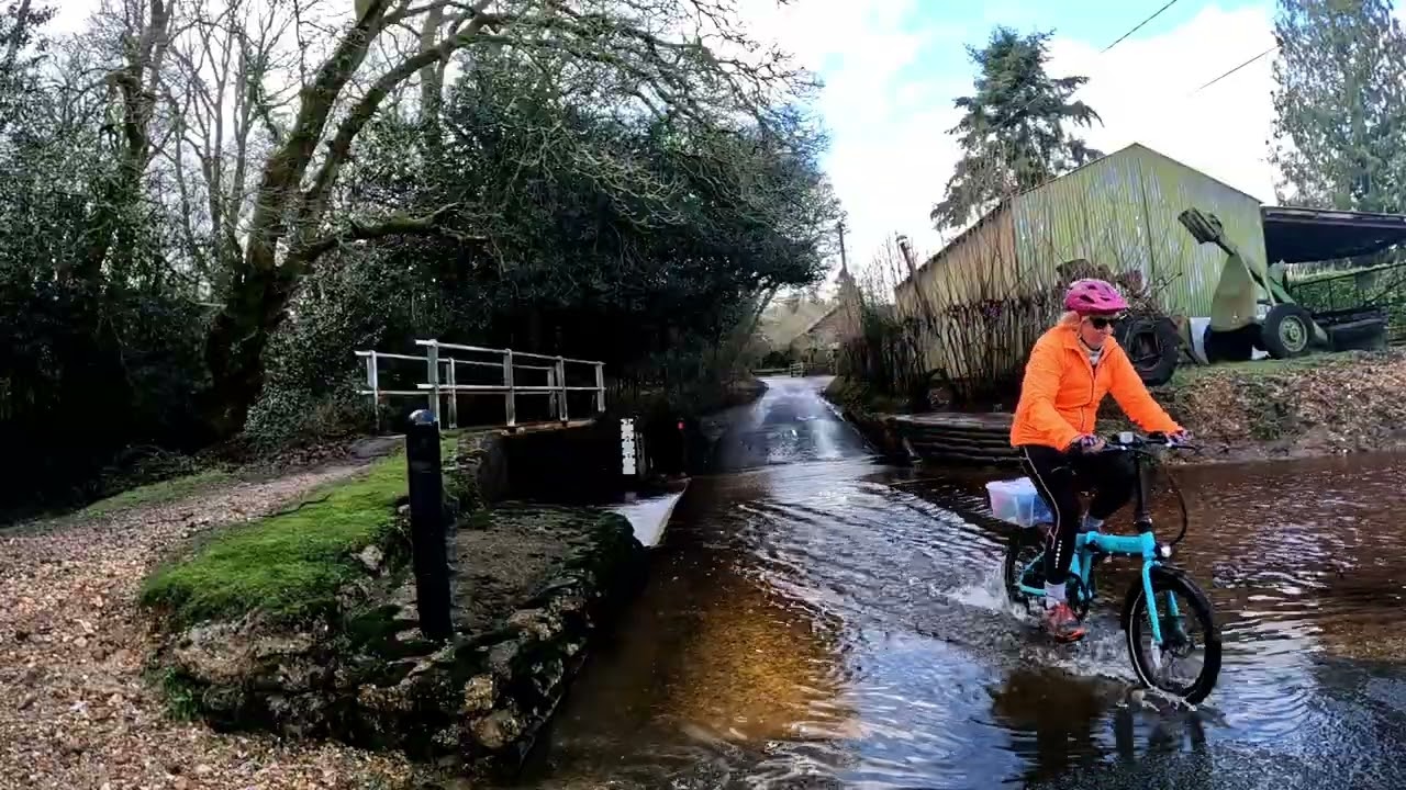 Can our little folding Estarli e-bikes make it up the 25% Blissford Hill 