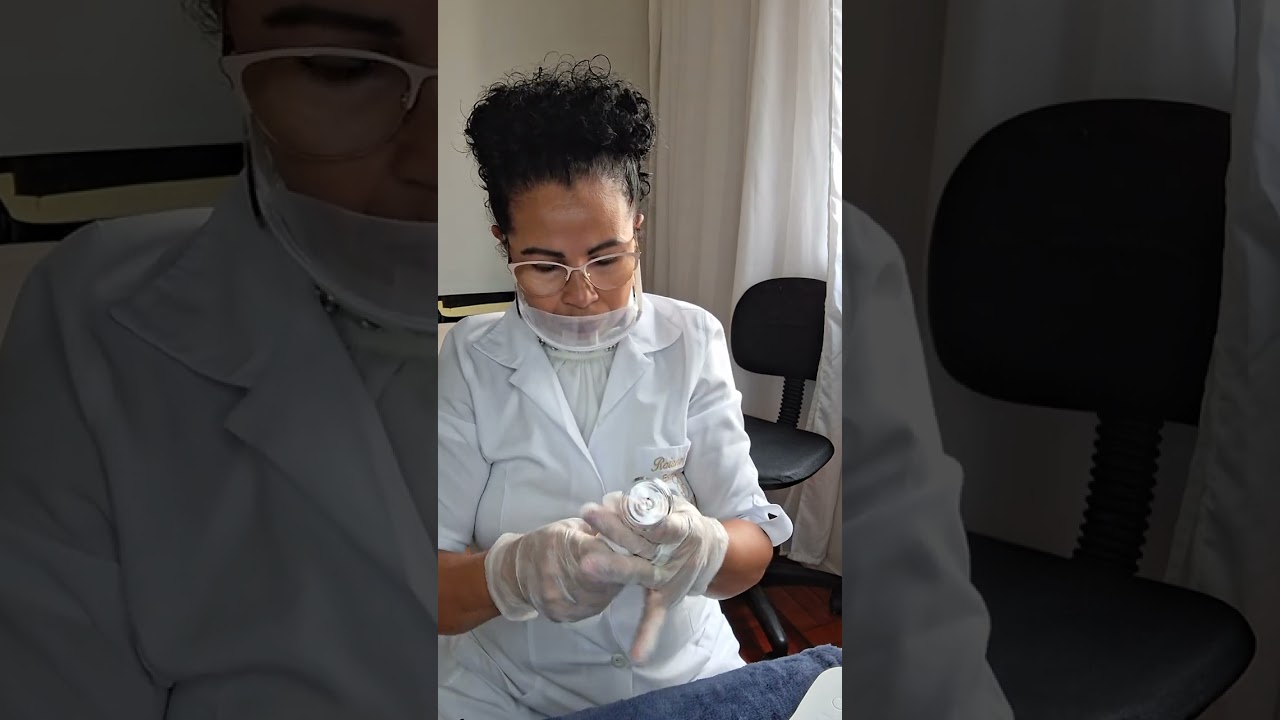 De um atendimento ao outro  sempre  higienizar os materiais 
