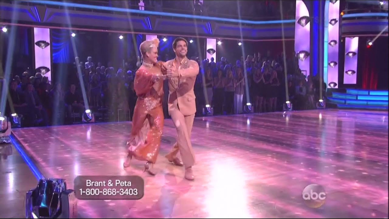 Peta Murgatroyd & Brant Daugherty dancing Foxtrot on DWTS 11 4 13