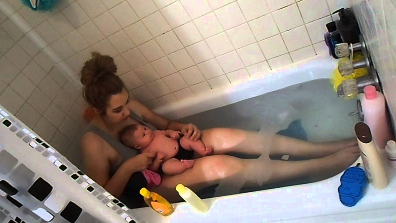 Bathing with Baby Amelia (6 weeks)