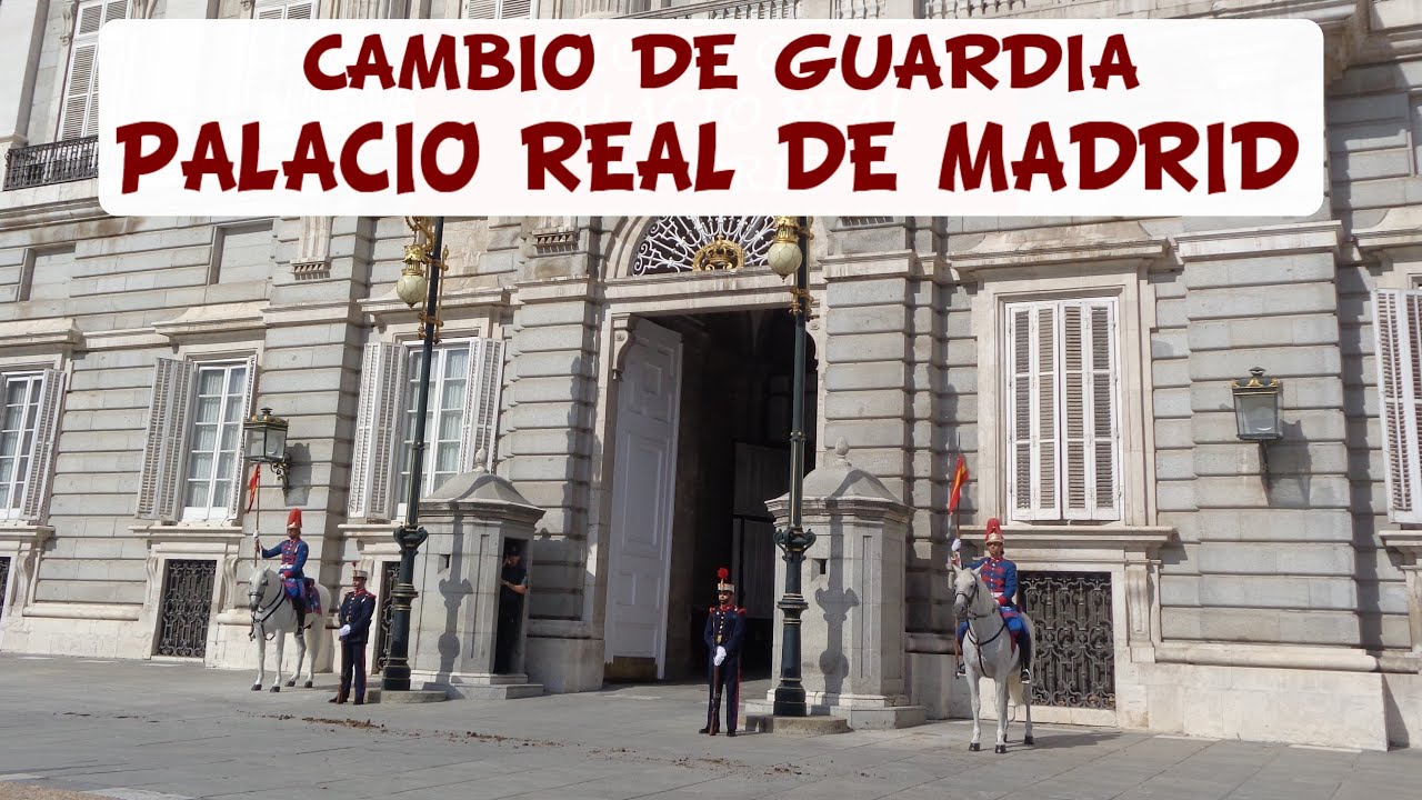 Cambio de guardia en el Palacio Real de MADRID, CHANGING OF THE GUARD.