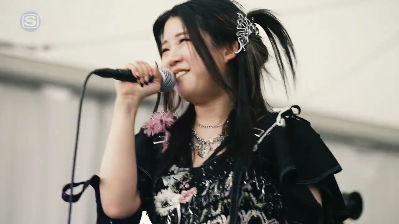 valknee - BET ME! @ 森、道、市場 2023