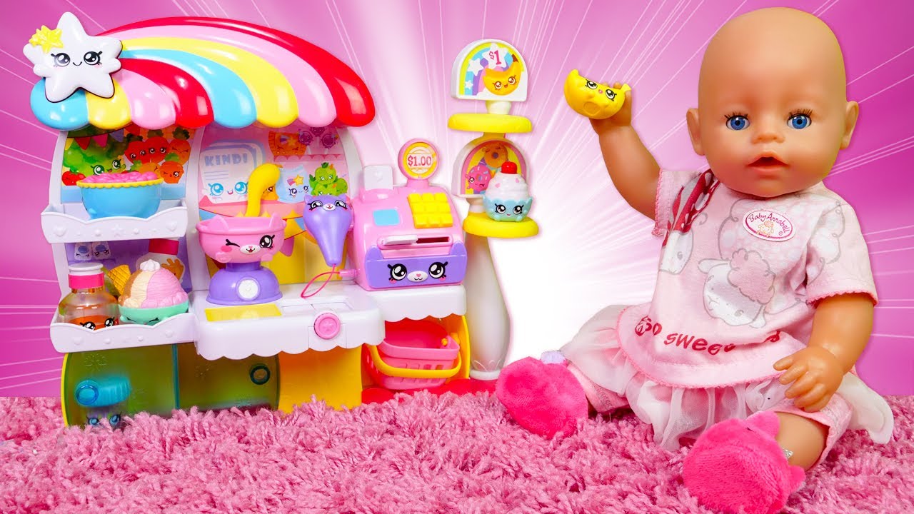 Prepariamo la pappa per la bambola Baby Born con la Tata perfetta! Giochi di cucina per piccoli