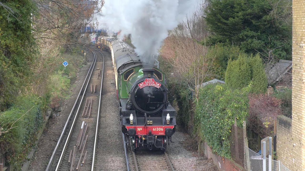 61306 Mayflower hauls 
