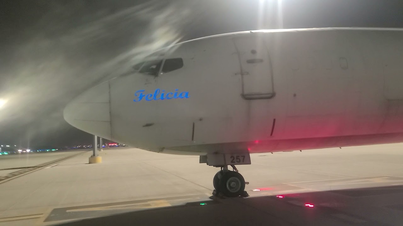 The old abandoned Boeing 727-200 at Chicago O'Hare Airport