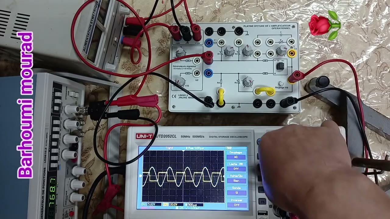 MONTAGE  COMOARATEUR  ET MULTIVIBRATEUR   A L'AIDE  D'UN AMPLIFICATEUR OPERATIONNEL 