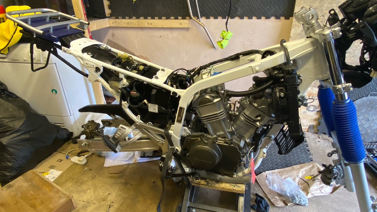 Africa Twin XRV 650 restoration - part 6. Update & advice.