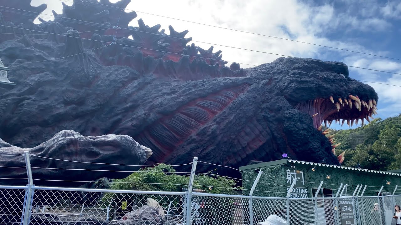 Новый аттракцион Godzilla Zip Line в Японии!