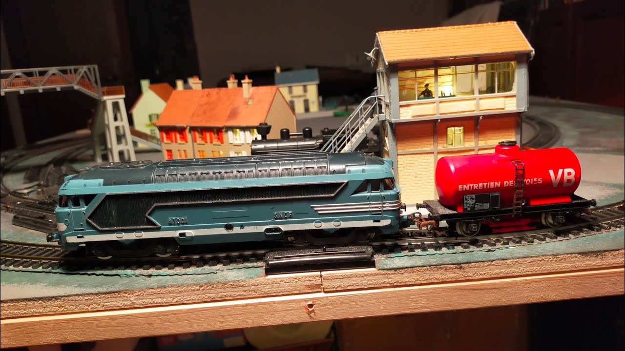 Lima Sncf BB67001 and the Jouef rail cleaning tanker wagon