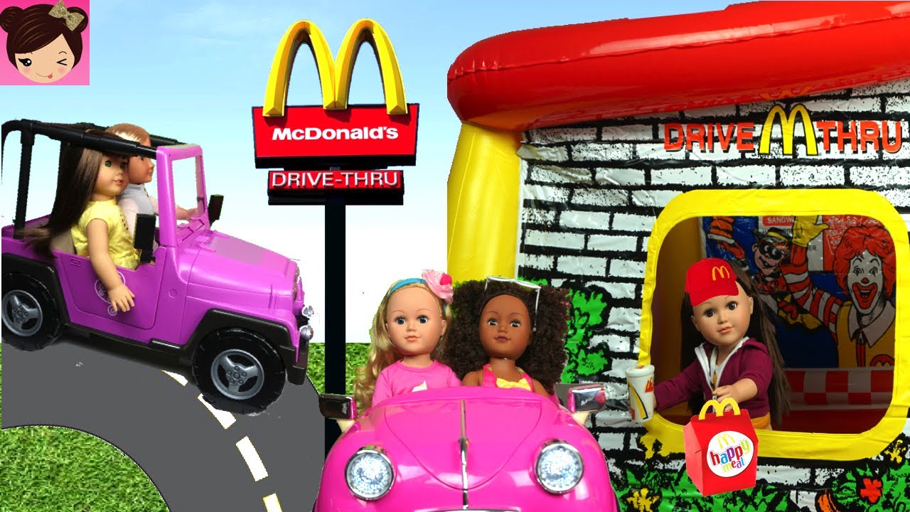 Barbie & AG Dolls Working in Mc Donalds Drive Thru - First day of Work Fail