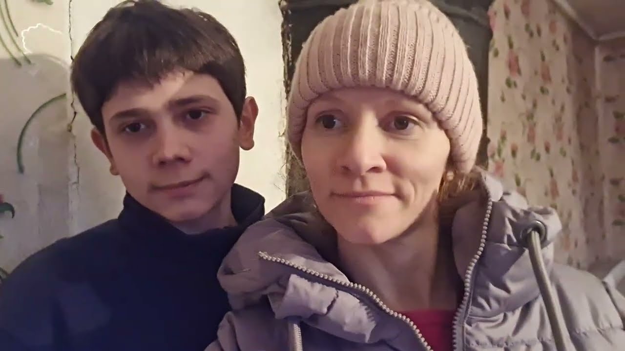 Рутина наших дней. Топим печи, перевозим матрасы и туи
