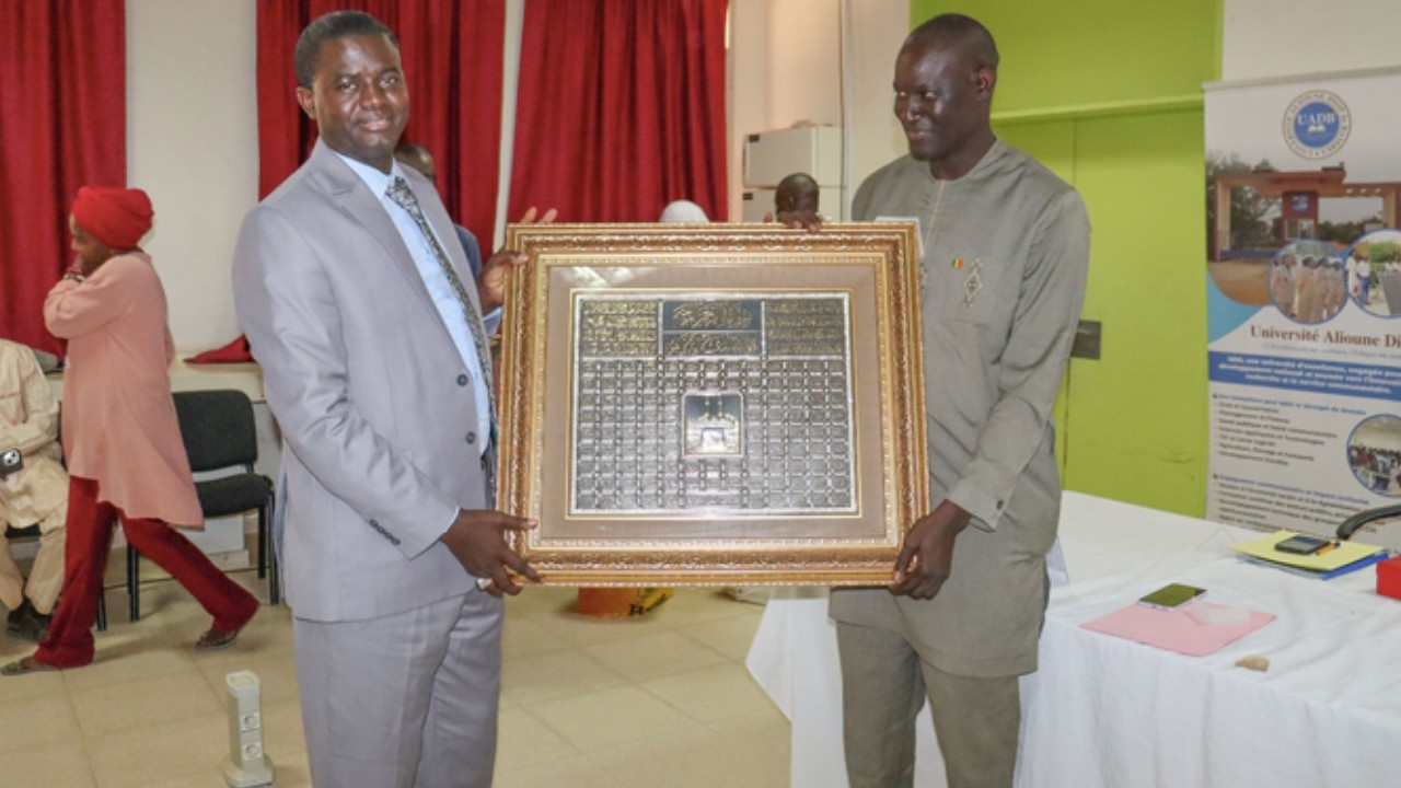 UAD Pr Ibrahima FAYE Recteur cérémonie de passation de service du Secrétaire général
