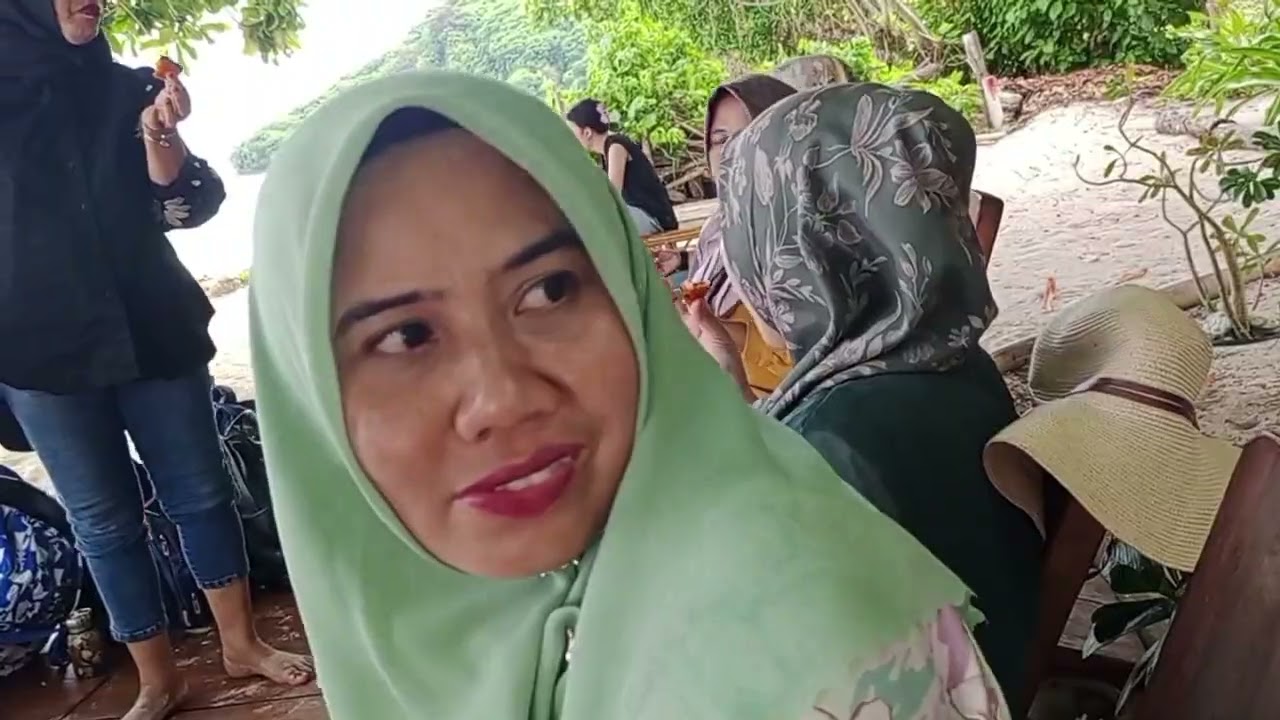 Tahun baru hati pertama dan kedua kita rekreasi kedua tempat‼️perginya rombongan .