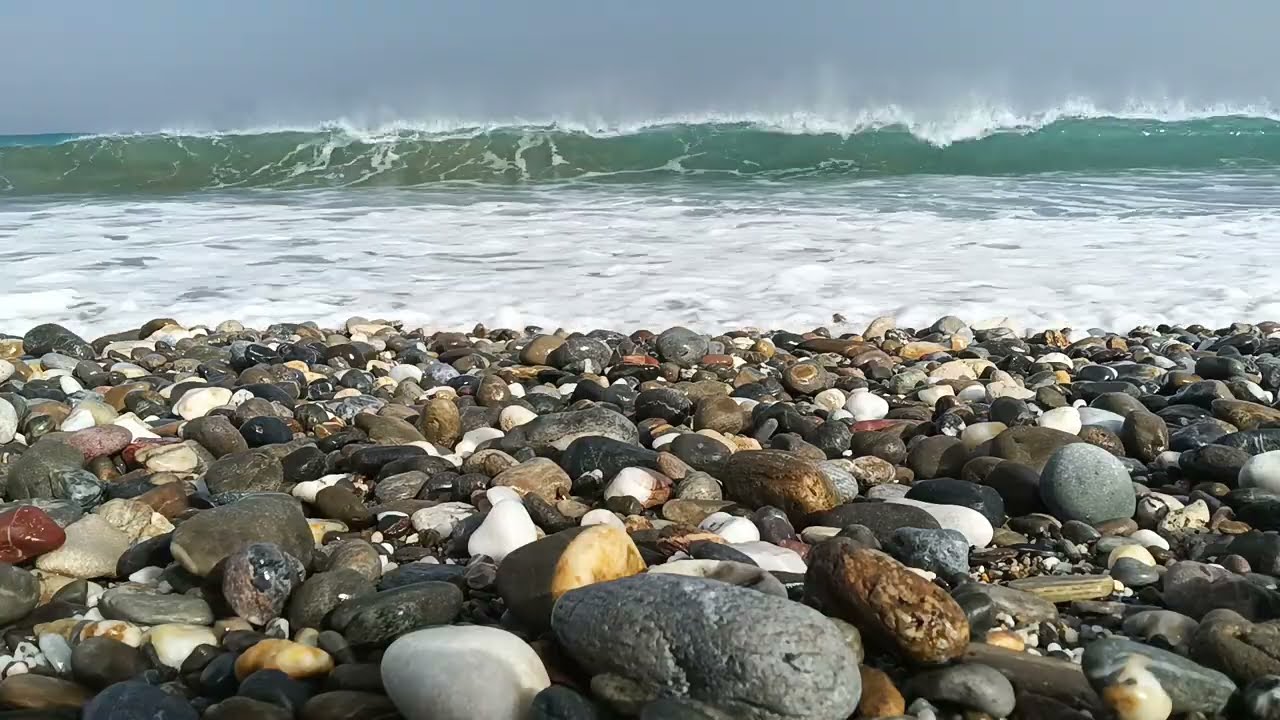 Cretan Sea: Waves on Pebbles & South Wind