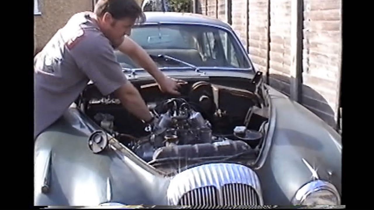 1966 Daimler V8 first time start up in 25 years!