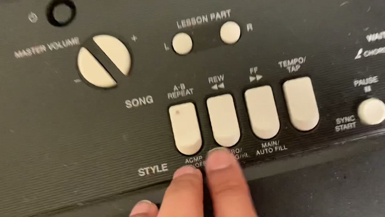 Yamaha EZ-220 keyboard overview