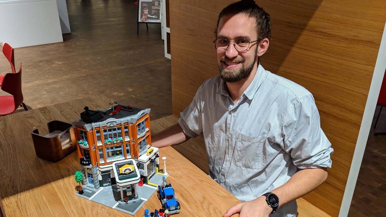 LEGO Corner Garage 10264: Designer Mike Psiaki about flat tires and tiles
