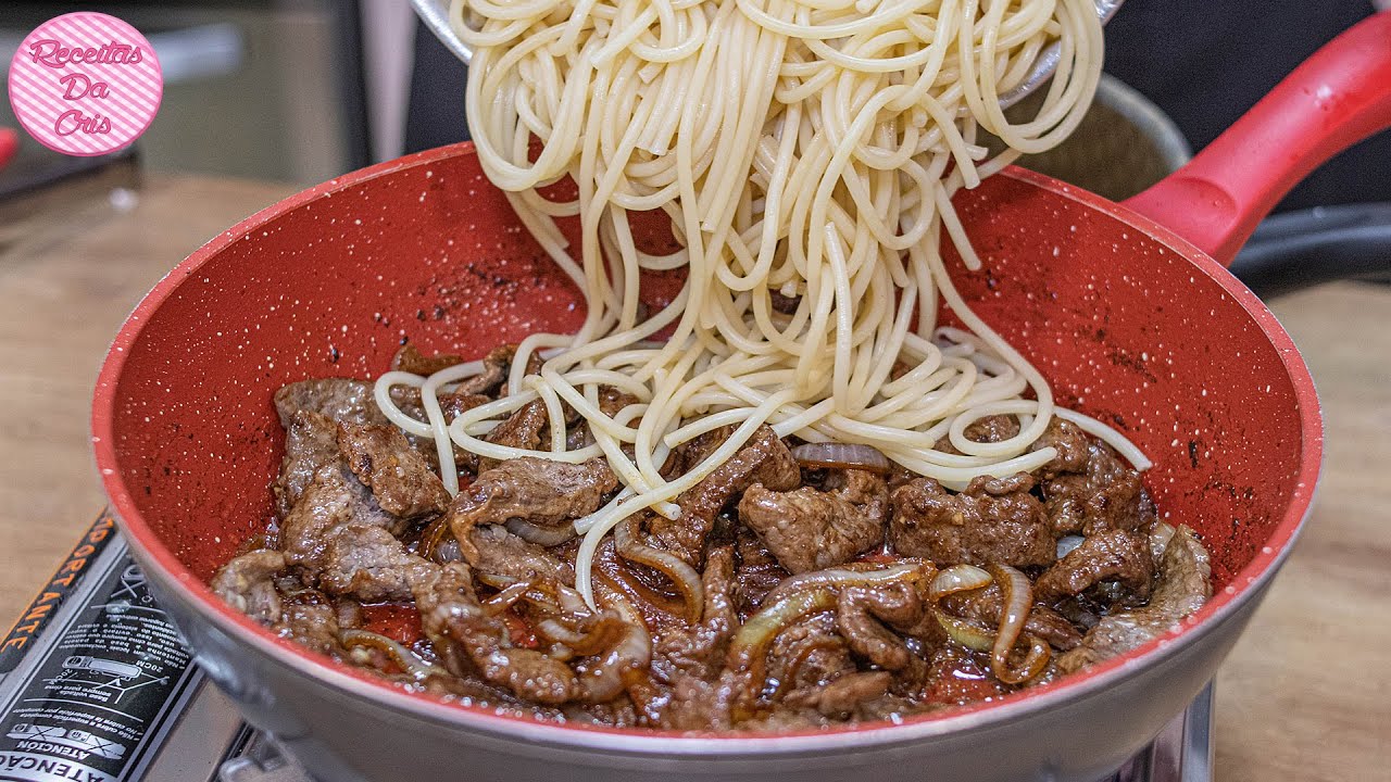 MACARRÃO AO BIFE ACEBOLADO | COMBINAÇÃO DELICIOSA DEMAIS !!! RECEITAS DA CRIS