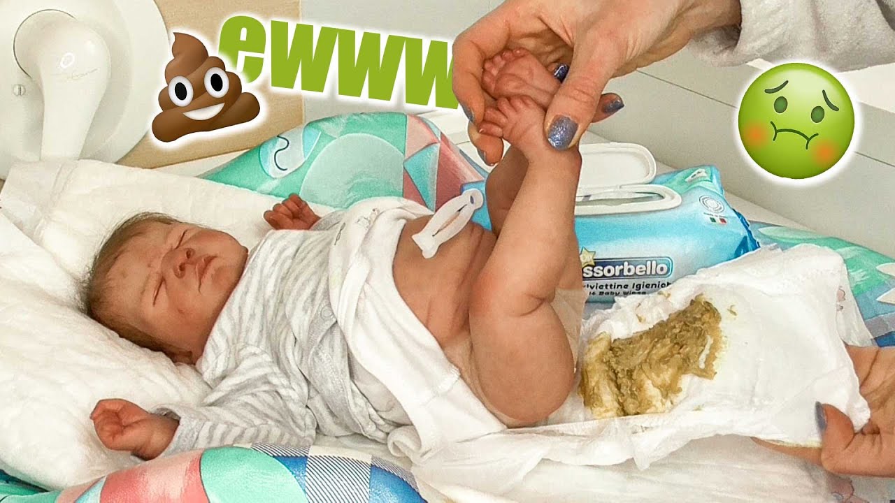 кукла реборн - смены пеленок 