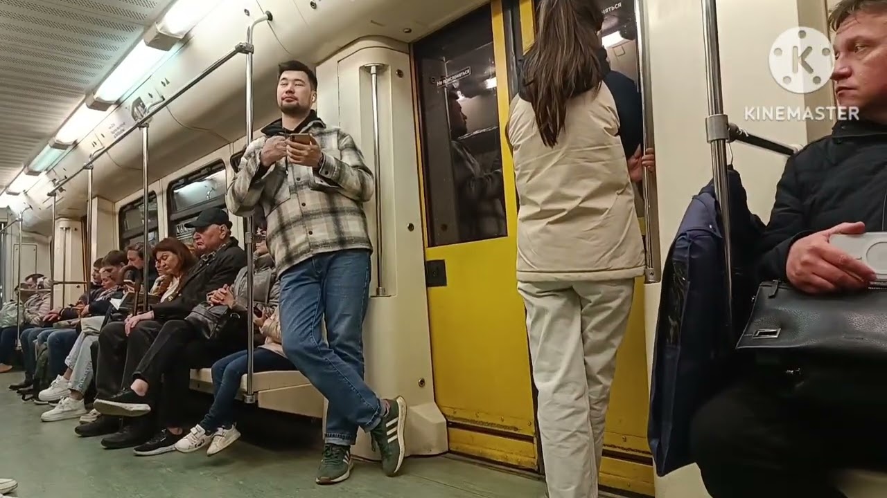 Арбатско-Покровская линия метро. Волоколамская-Киевская . 3-ая линия.