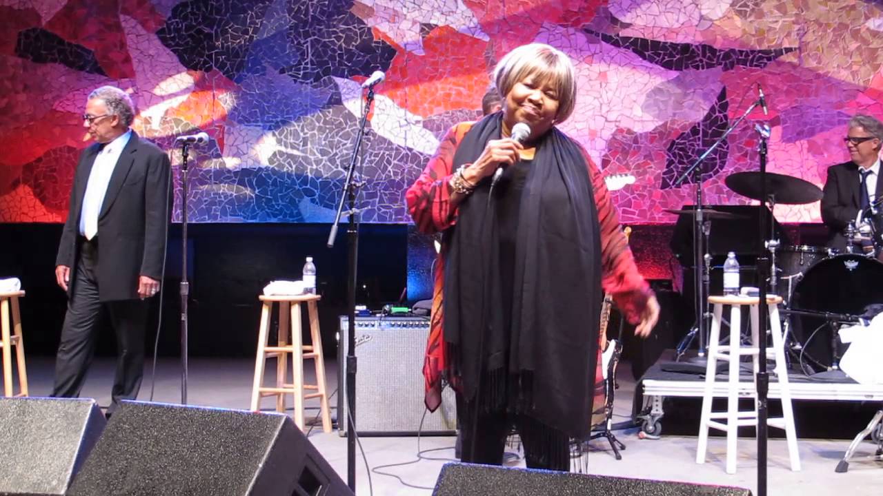 Mavis Staples -Band Intro & 