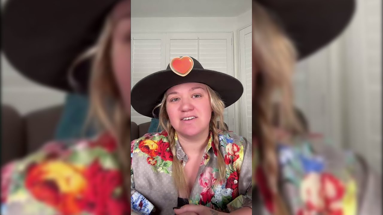 Kelly Clarkson - TikTok Live (May 19, 2023)