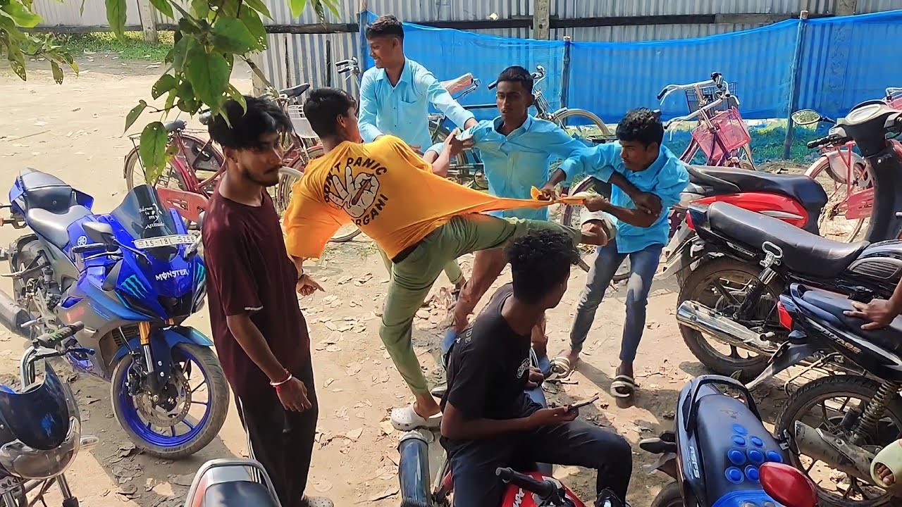 कॉलेज की मारपीट वीडियो || College ki marpit video || College fight video