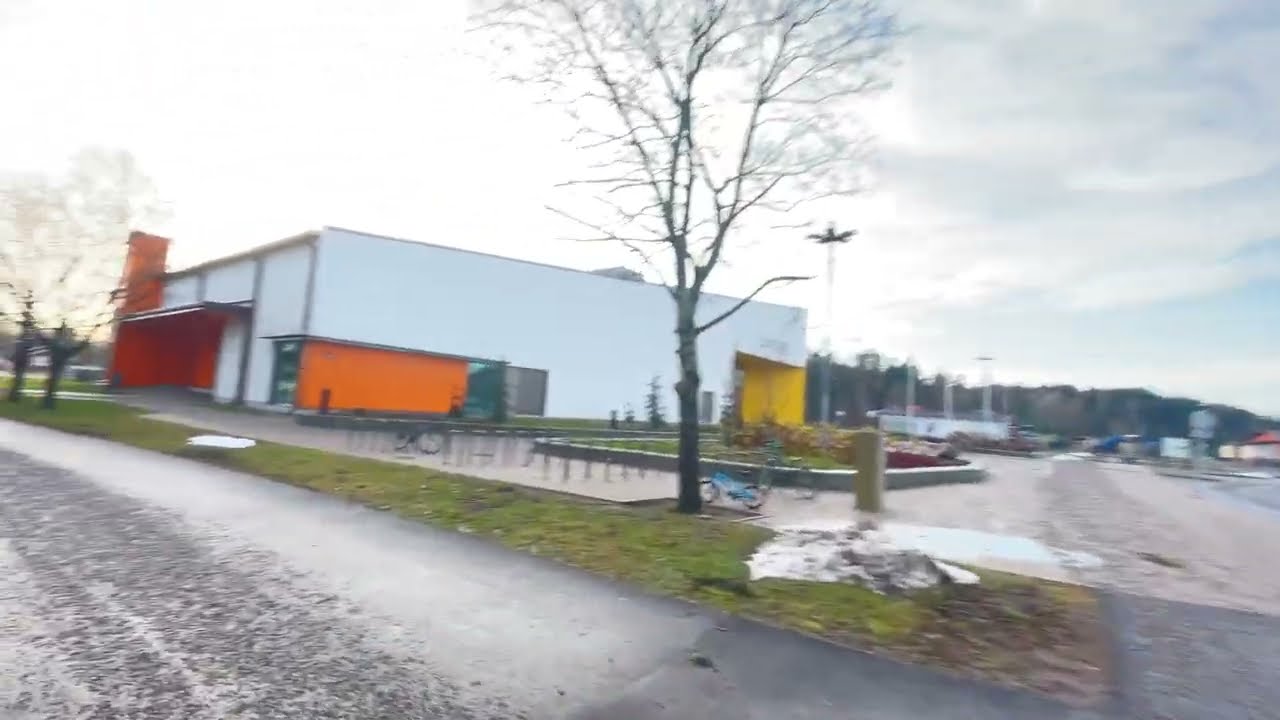 ● Kaarinan Hovirinnan alueella ajelua / Suomi, Finland (4K)