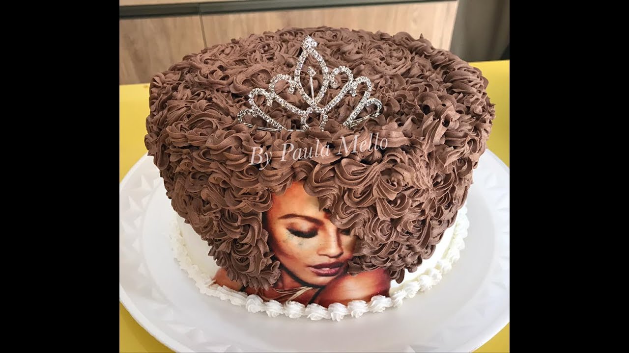 Bolo Negra Cabelos Black Power com creme de chocolate