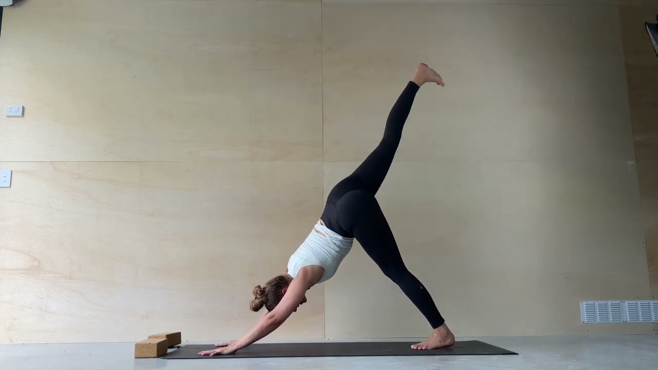 49 Minute Vinyasa: Eagle Pose Yoga Flow (Garudasana) - balance and fly