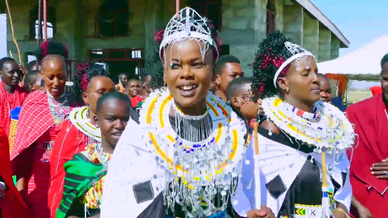ESTER MAMASITA ASIMAMISHA UKUMBI MZIMA KWENYE UZINDUZI WAKE | KIA TAZAMA UJIONENEE LIVE
